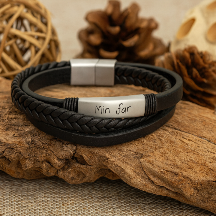 Personligt læderarmbånd med 4 rækker og gravering