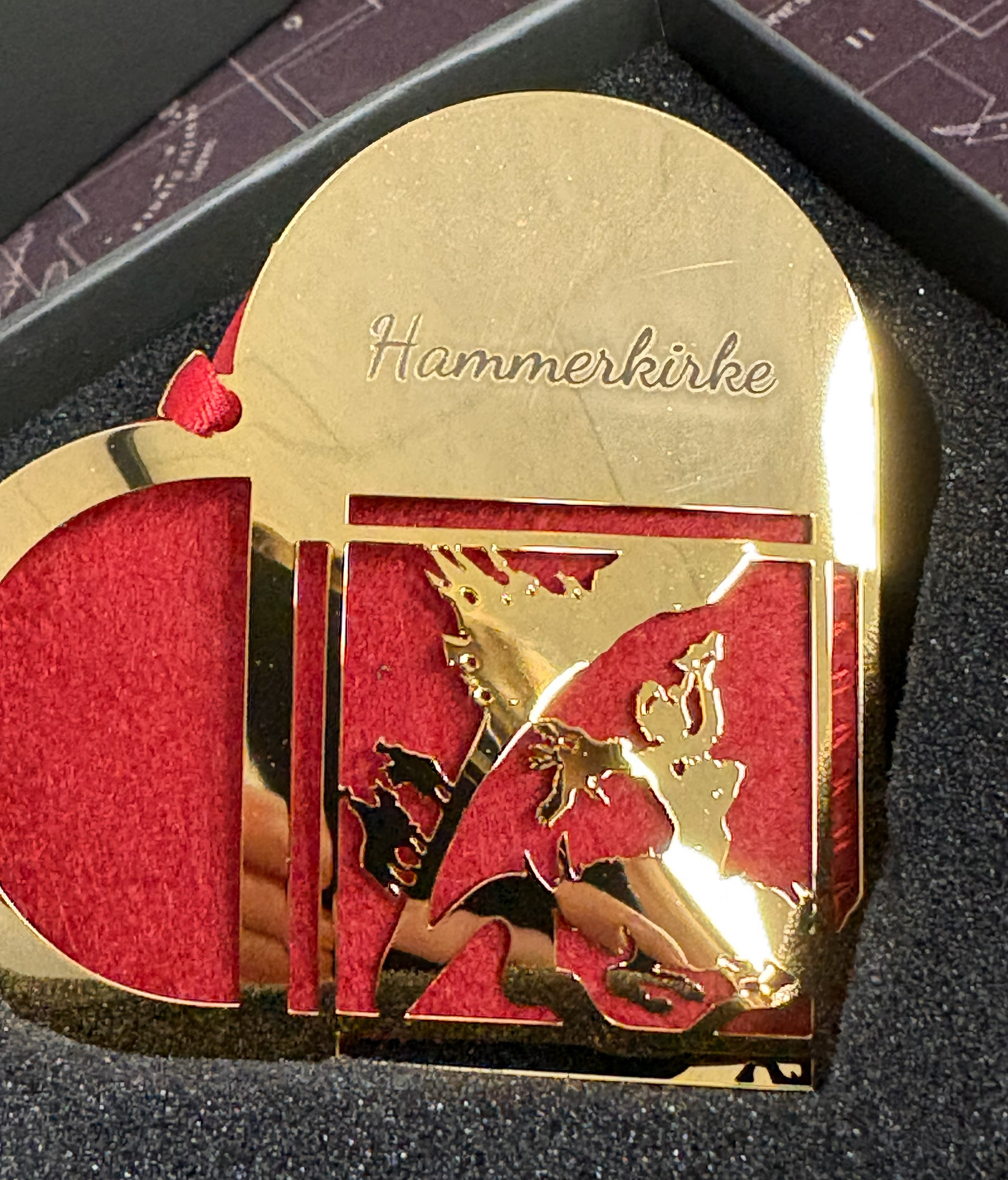 Færdig graveret julehjerte med " Hammerkirke "