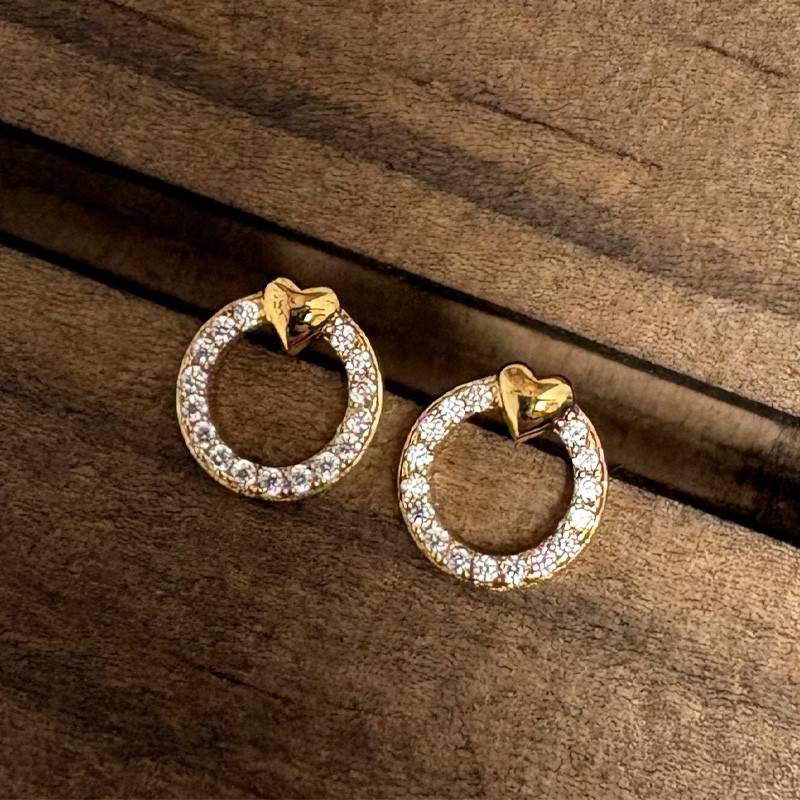 Nordahl Andersen cirkel ørestikker forgyldt med sten