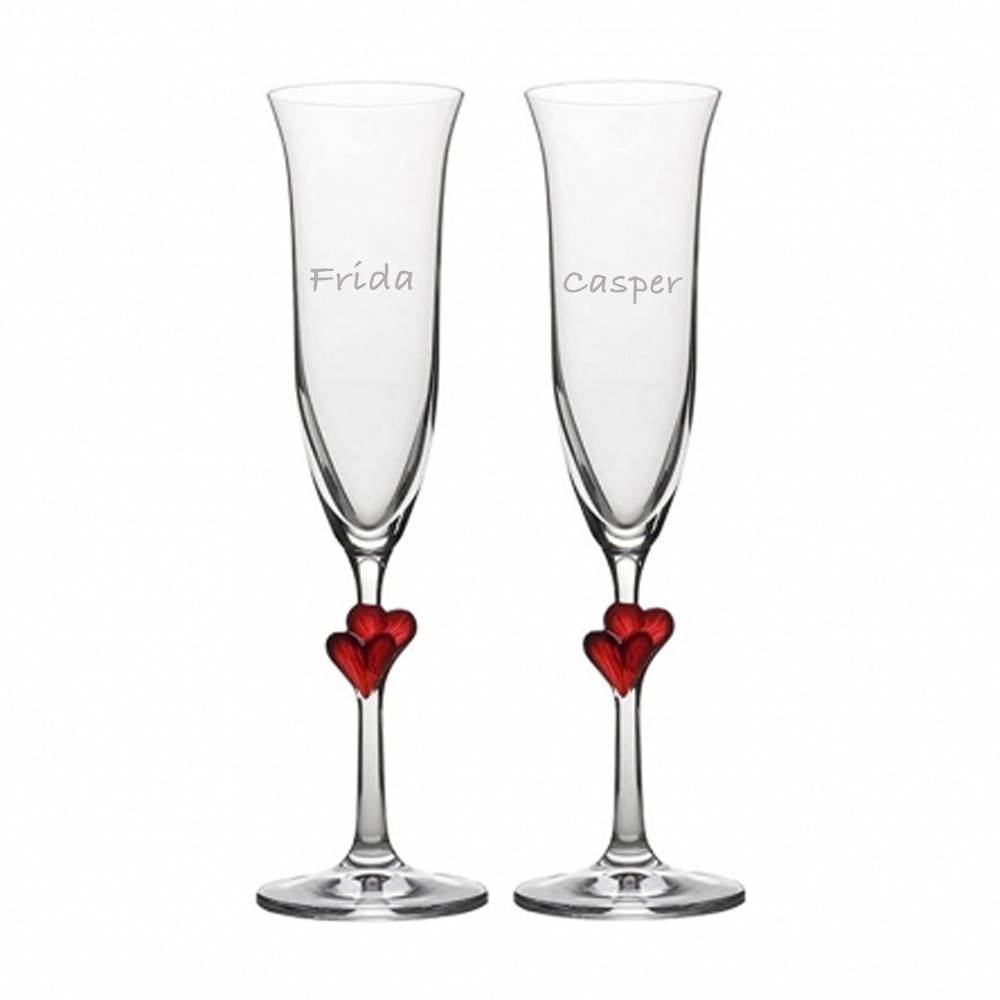 Champagneglas med røde hjerter på stilk - perfekt til bryllup