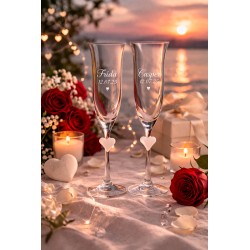 Champagneglas med hvide hjerter på stilk - perfekt til bryllup