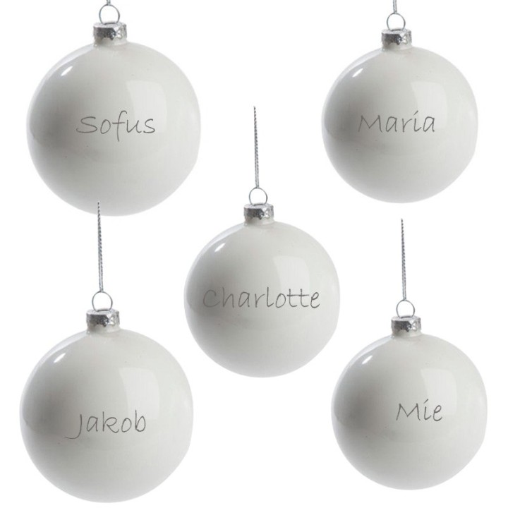 Julekugler med navn til den lille familie, 5 stk. blank hvid