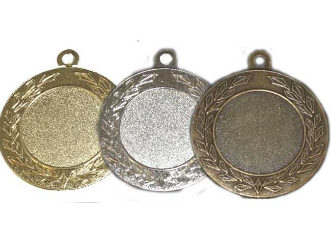 Medalje m. kantede blade 40 mm inkl. medaljebånd