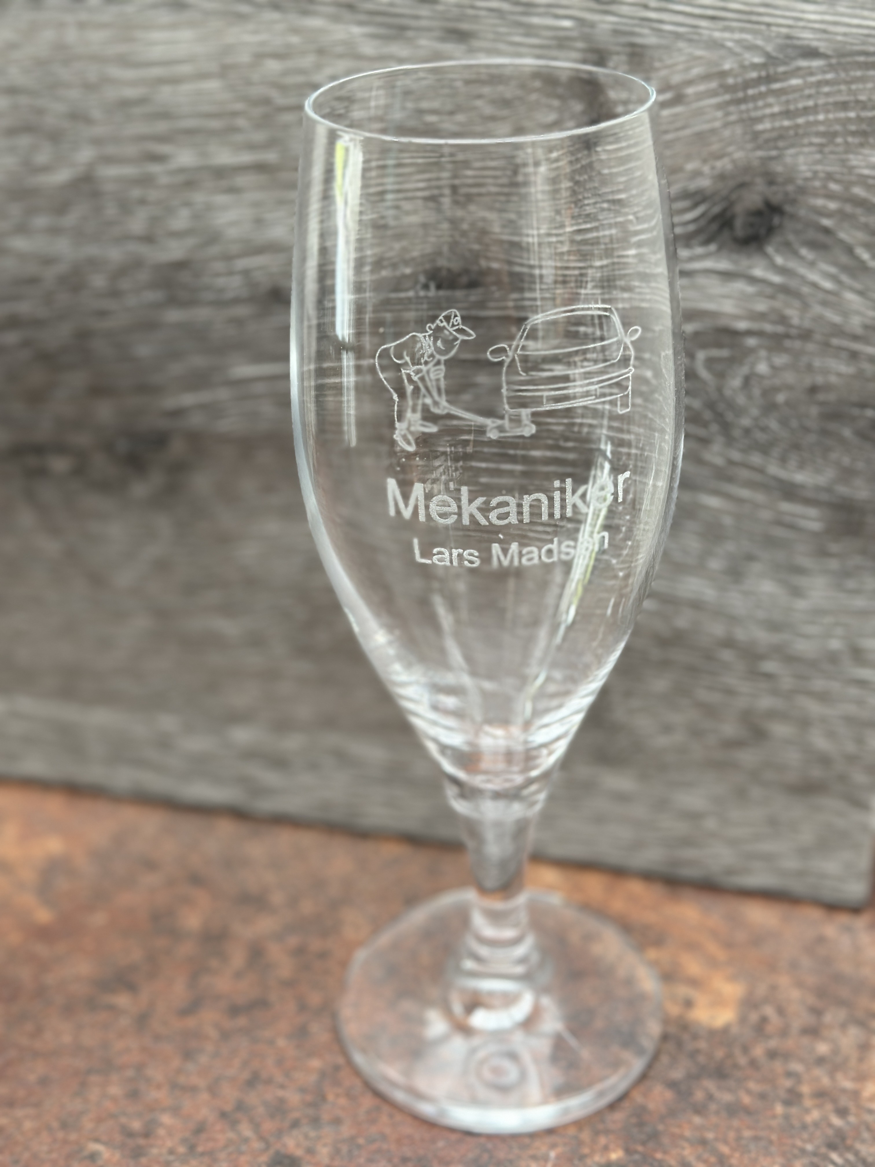 Ølglas til udlært mekaniker