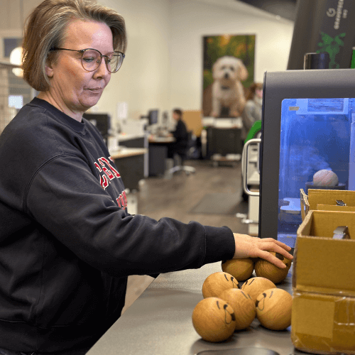 Vi graverer og sender